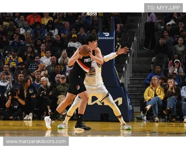 NBA杯杨瀚森未获出场机会，库里38分助开拓者险胜勇士